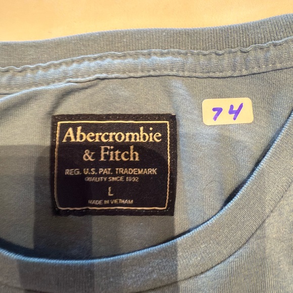 Abercrombie and Fitch, large blue T-shirt - Picture 3 of 4